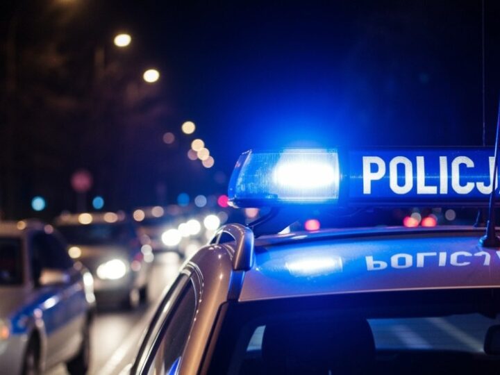 Policja odzyskuje luksusowy samochód z rąk 53-latka w Głuszycy