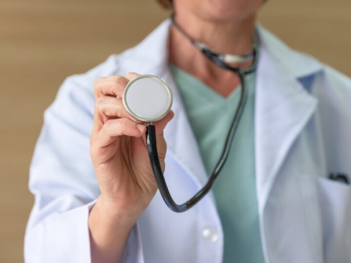 Mosty dla młodzieży: Konferencja o zdrowiu psychicznym dzieci w Wrocławiu