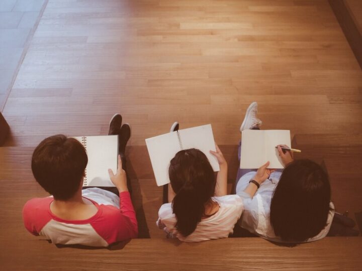 Cyfrowa rewolucja w szkołach powiatu wrocławskiego: nowoczesne pracownie AI i STEM na horyzoncie!