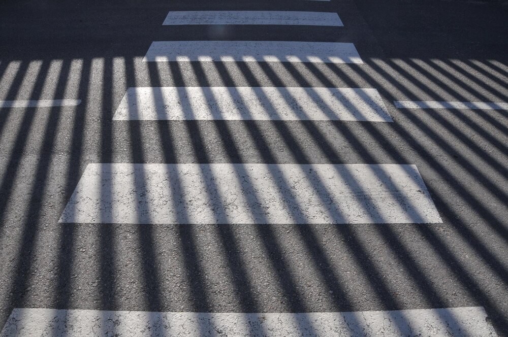 Lód z naczepy ranił kierowcę i pasażera w groźnym wypadku drogowym