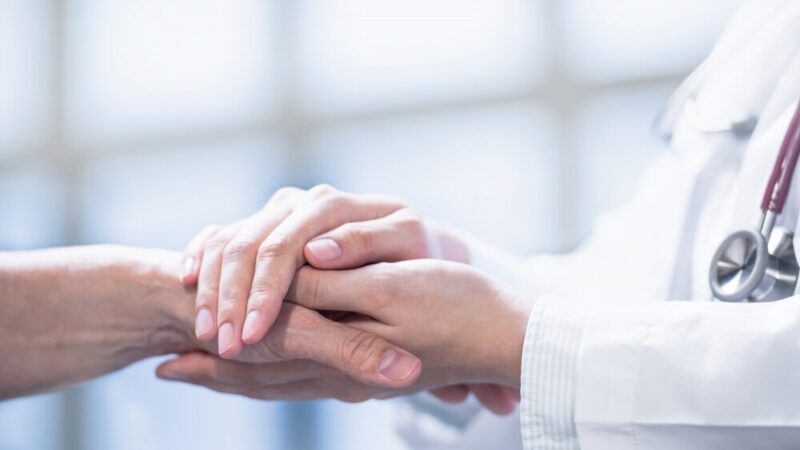 Nowa infolinia wsparcia dla osób z chorobą Alzheimera w Polsce