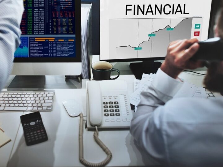 Wydłużone godziny pracy urzędów skarbowych oraz nowe szkolenia online dla podatników