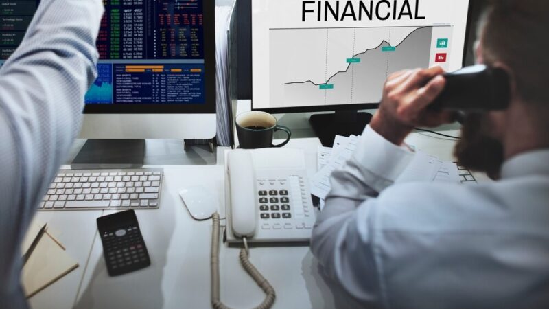 Wydłużone godziny pracy urzędów skarbowych oraz nowe szkolenia online dla podatników