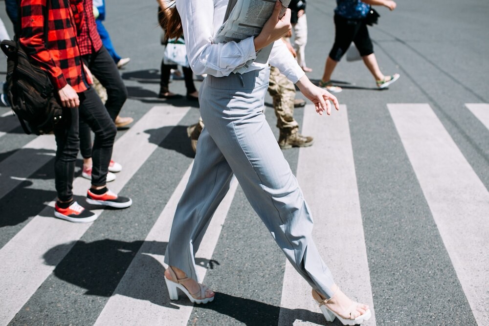 Mieszkaniec Bolkowa uratował zdezorientowaną kobietę – szybka akcja policji przywróciła bezpieczeństwo