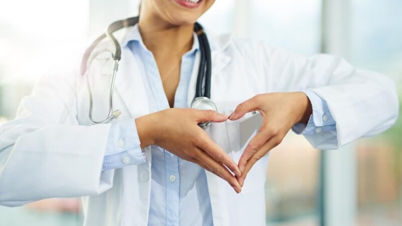 Elektroniczna legitymacja emeryta: nowa era ulg i wygody dla seniorów