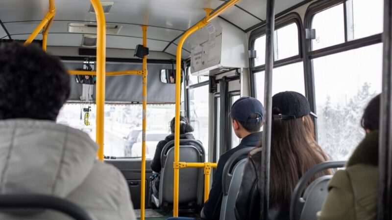 Nowy autobus MPK Wrocław z półmaratonem w roli głównej na Rynku