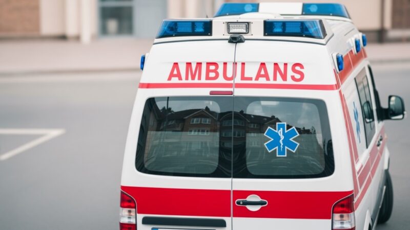 Policjanci z Milicza ratują zziębniętych mieszkańców przed wychłodzeniem