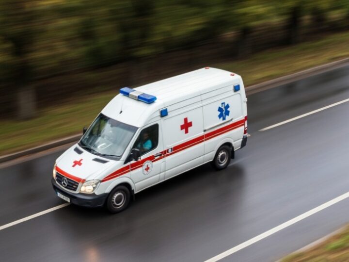 Zimowe zagrożenia: Policja na ratunek potrzebującym