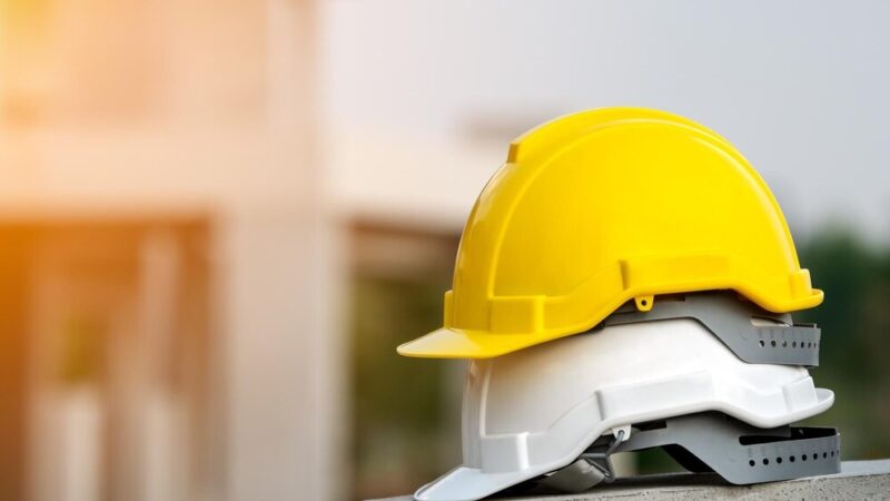 Rewitalizacja podwórka przy Hallera: Mieszkańcy zyskają nowe życie w swojej okolicy!