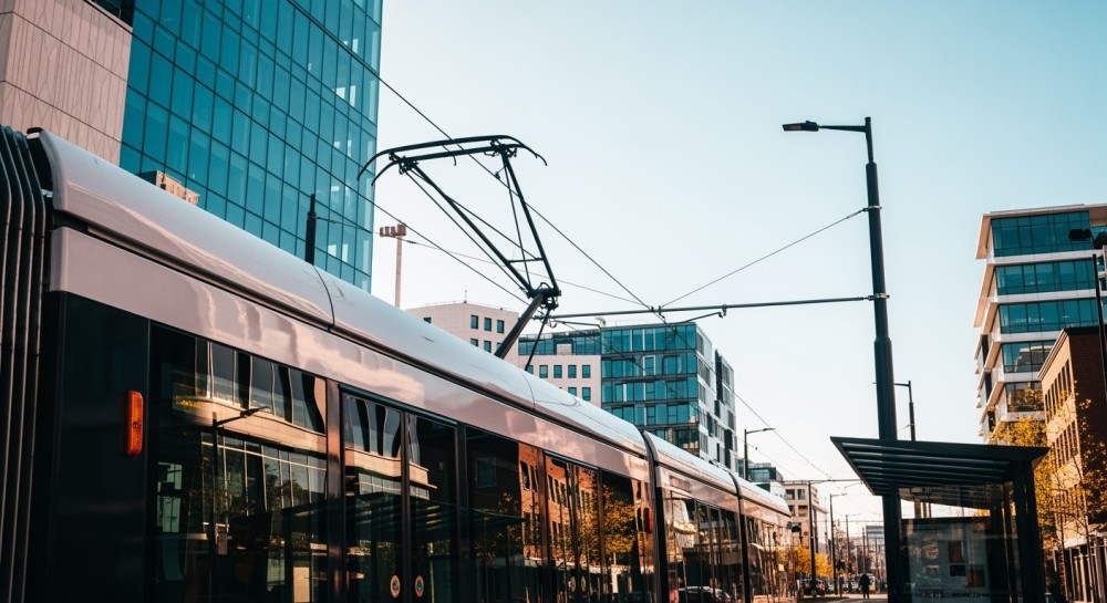 Remont torowiska na ul. Glinianej: Nowe trasy i linia zastępcza dla pasażerów