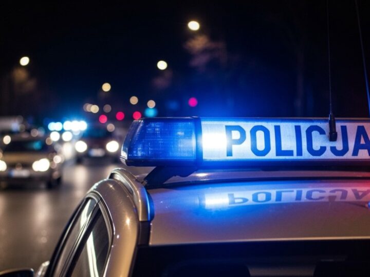 Młody mężczyzna zaginął podczas spaceru – policja i społeczność uratowały go w trudnych warunkach