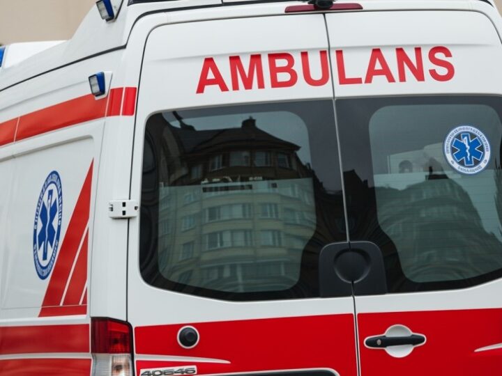 Policja w akcji: Szybka pomoc ratuje życie 76-letniej seniorki