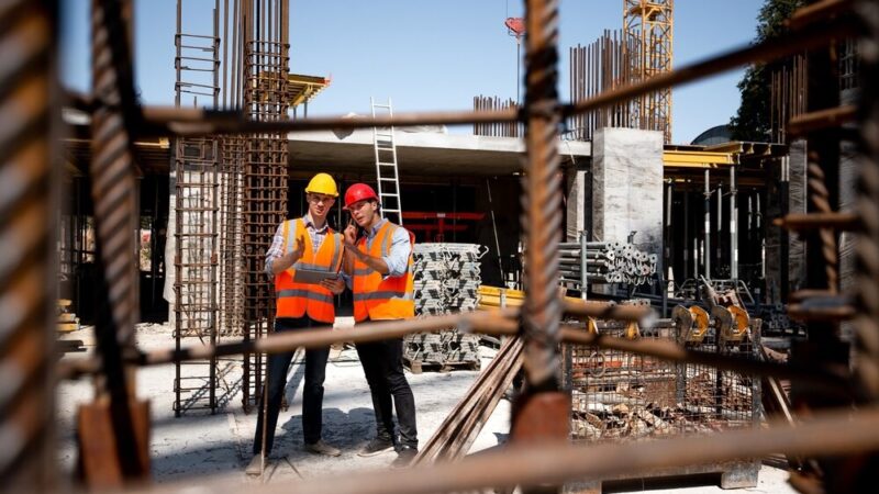 Remont budynku przy ul. Skoczylasa 8: Nowa przestrzeń dla seniorów i mieszkańców!