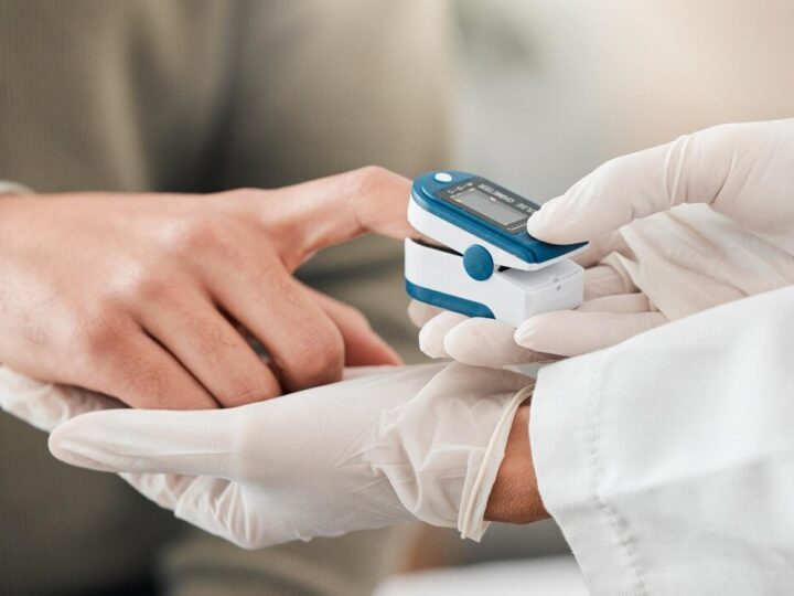 Kłodzcy dzielnicowi uratowali życie mężczyzny w krytycznym stanie