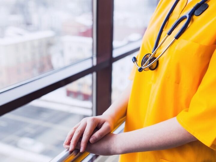 Bohaterska akcja policjantów: ratunek w ostatniej chwili w sądzie!