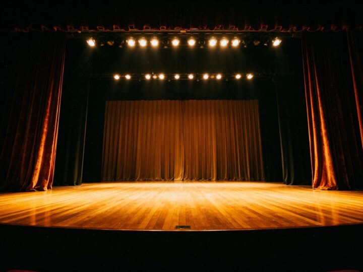 Nowe podkasty „Magazyn Teatralny” odkrywają kulisy teatru Układ Formalny