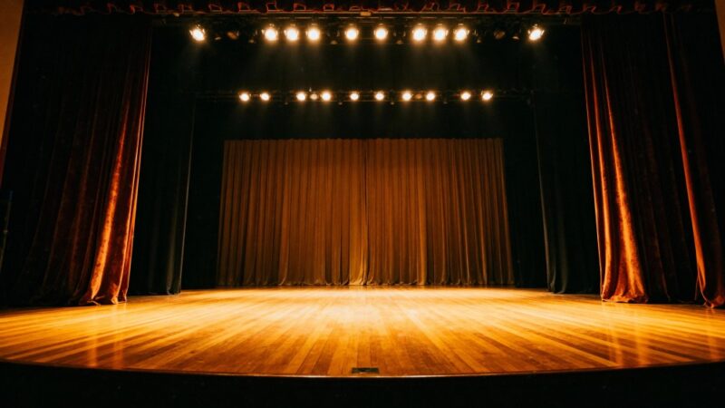 Nowe podkasty „Magazyn Teatralny” odkrywają kulisy teatru Układ Formalny