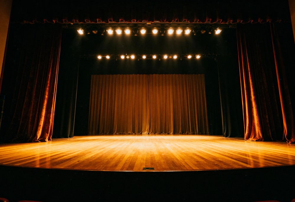 Nowe podkasty „Magazyn Teatralny” odkrywają kulisy teatru Układ Formalny