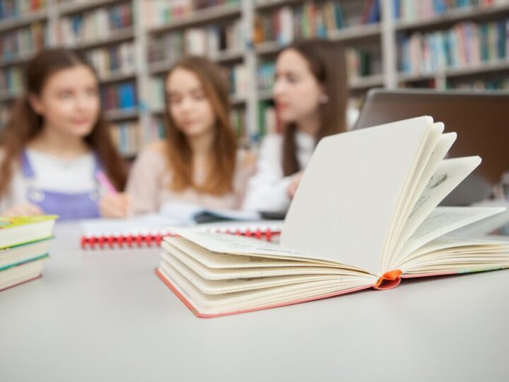 Policja i młodzież w walce z hejtem: czas na dialog!