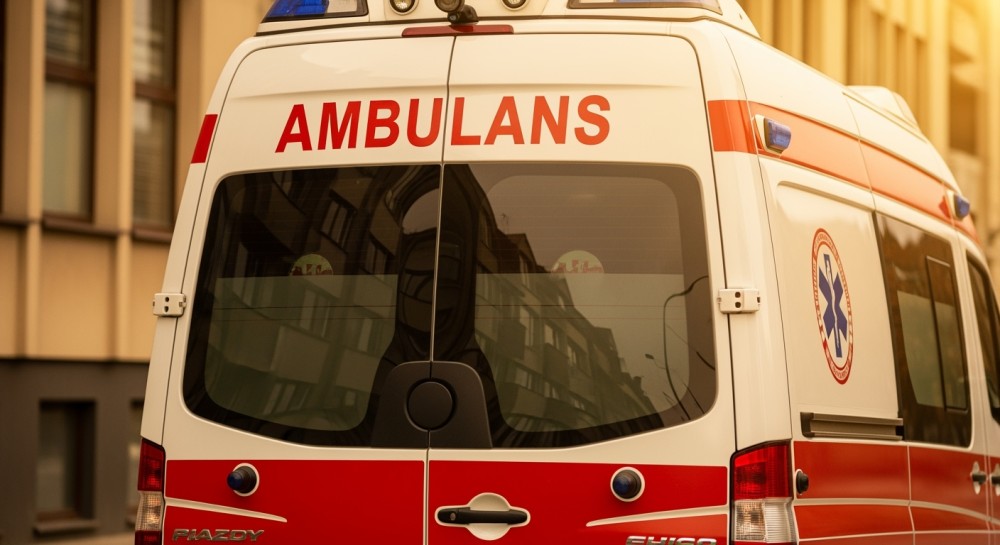 Bohaterska interwencja policjantów: uratowali nietrzeźwego mężczyznę z płonącej łąki!