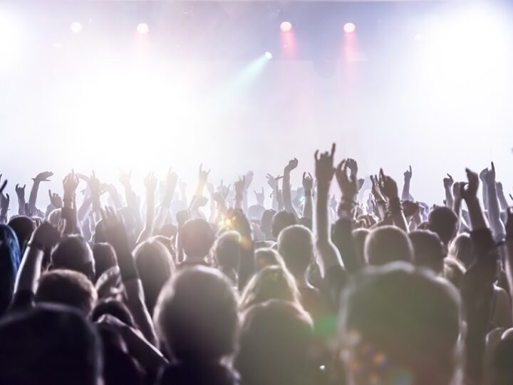 Prof. Jan Miodek odkrywa „Kobietę w języku” w Klubie Muzyki i Literatury