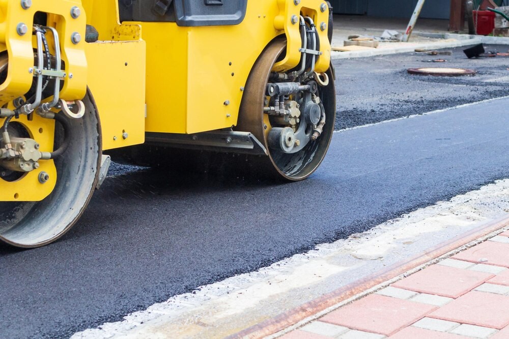 Ulica Powstańców Śląskich po remoncie – Wrocław zyskał nową nawierzchnię!