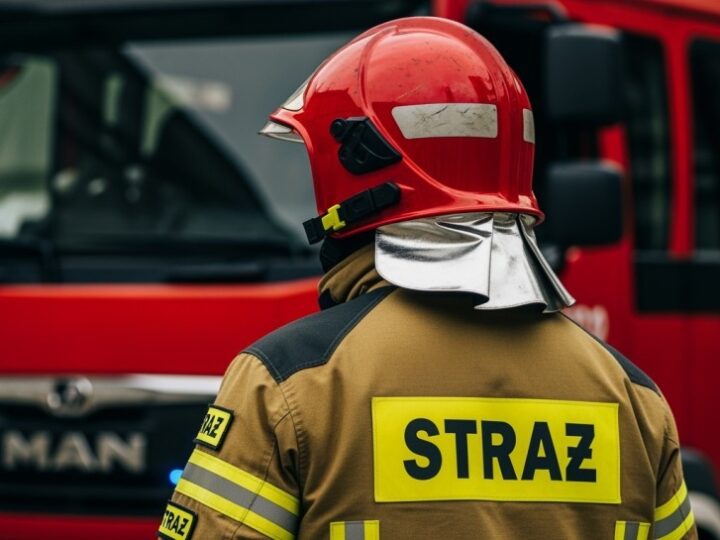 Nowe wyzwania dla wrocławskich strażaków: awanse i pożegnania w służbie pożarnej