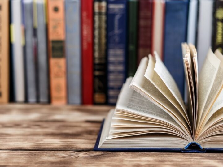 Anna Jadowska: Reżyserka z Wrocławia zaskakuje literackim debiutem