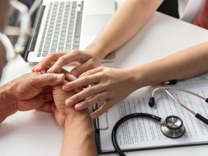 Bezpieczne Surfowanie: Policjantka Uczy Harcerzy Ochrony w Sieci