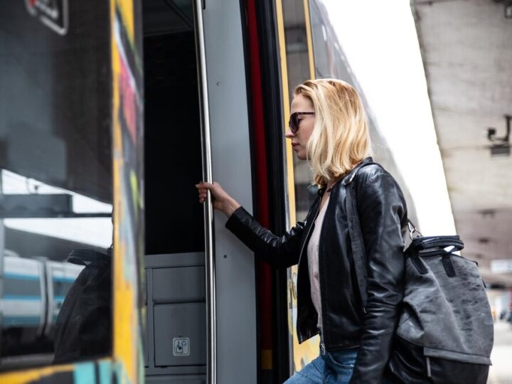 Nowa linia 306: Rewolucja w komunikacji na Nowym Dworze i przy lotnisku