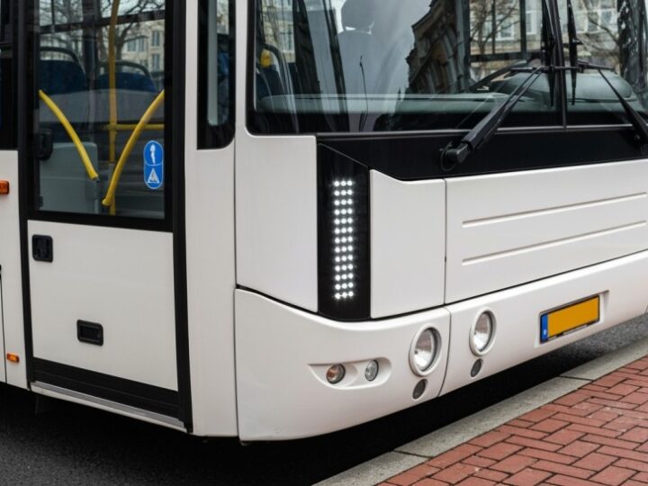 Szybsze połączenia linii 83: zmiany w rozkładzie jazdy od kwietnia 2026!