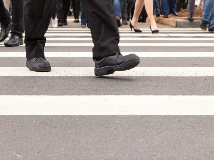 Poważny wypadek na ul. Świdnickiej – utrudnienia w ruchu tramwajów!