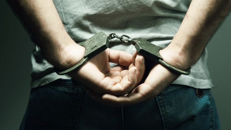 Włamania do aut w Jeleniej Górze – sprawcy w rękach policji!