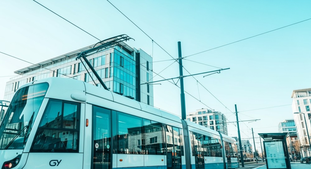 Wrocławskie tramwaje zyskają drugie życie – modernizacja Pesa Twist już w drodze!