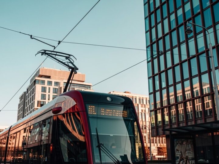 Zabytkowe tramwaje Wrocławia: Majówka pełna historii i atrakcji!