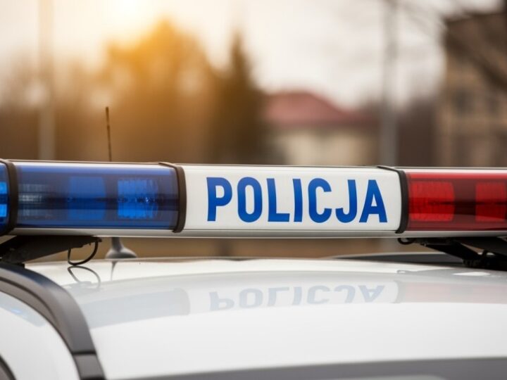 Policjanci ratują sytuację na trasie: jak uniknąć stresu podczas awarii!