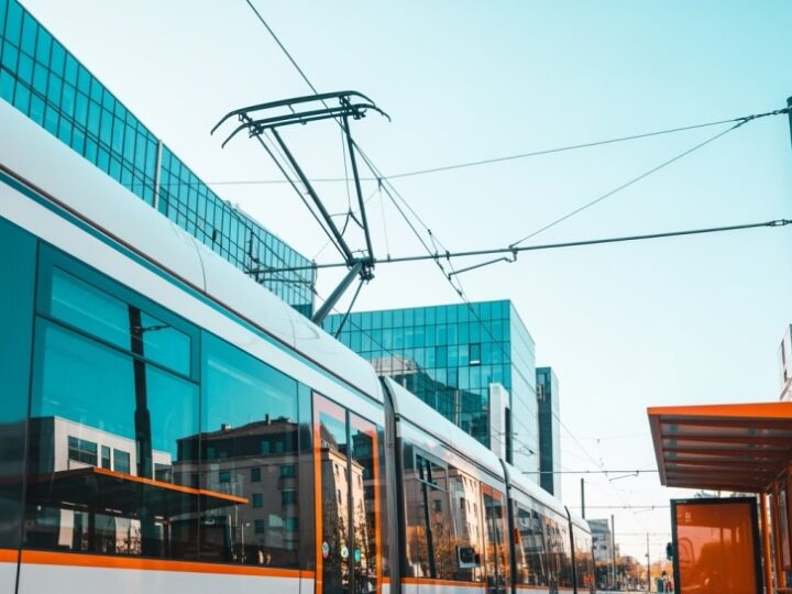 Tramwaje w zastoju: Awaria torowiska paraliżuje Wrocław
