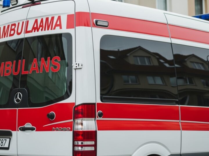 Bezpieczne wakacje: Policjanci dbają o bezpieczeństwo harcerzy w Strużnicy