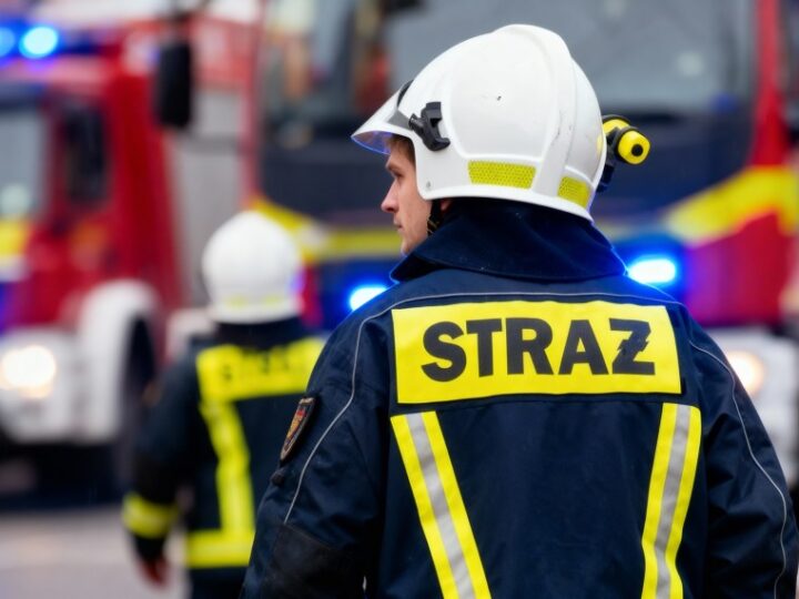 Nowe zaplecze OSP Stróża: budowa w szybkim tempie!