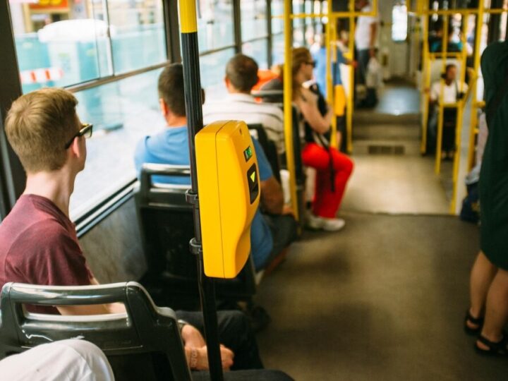 Wrocław przywraca blask przystankom: 1105 wiat odnowionych!