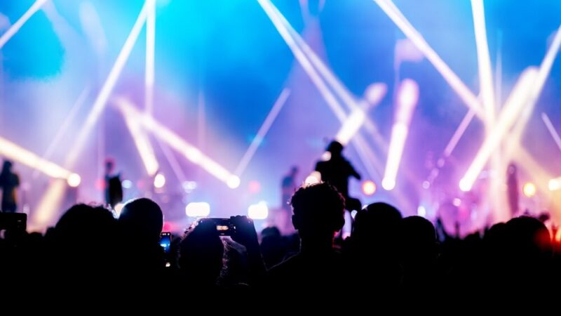 Wrocław rozbrzmiewa muzyką: Festiwal Erste Letnie Brzmienia 2026!