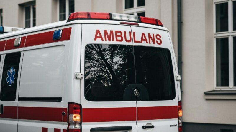 Bolesławiec: Młody mężczyzna w niebezpieczeństwie na torach!