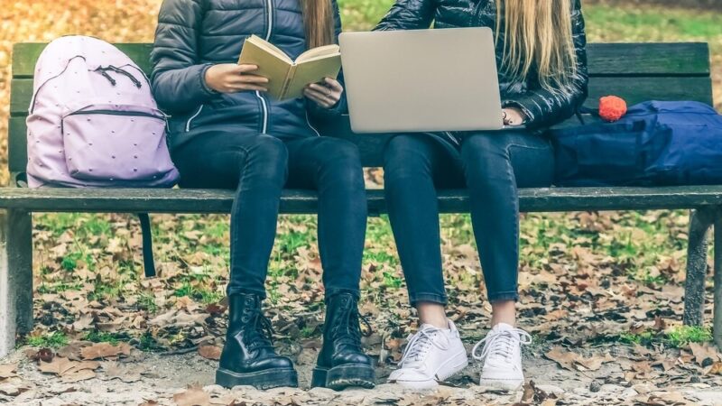 Bezpieczna droga do szkoły: Jak wspierać dzieci w mobilności?