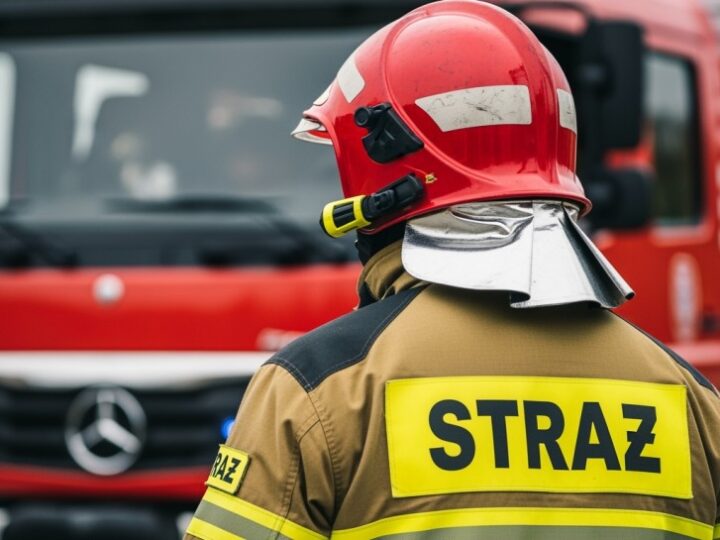 Ogromny pożar w Tyńcu Małym: Strażacy w akcji!