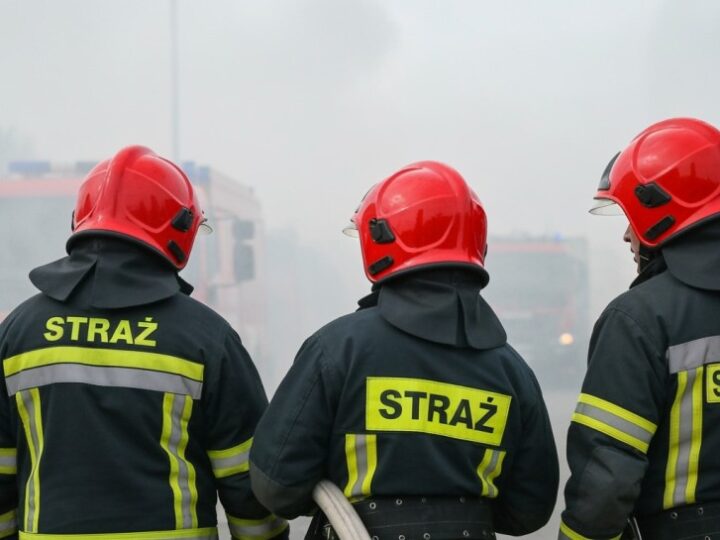 Gigantyczny pożar TIR-a na A4: ratownicy w akcji!