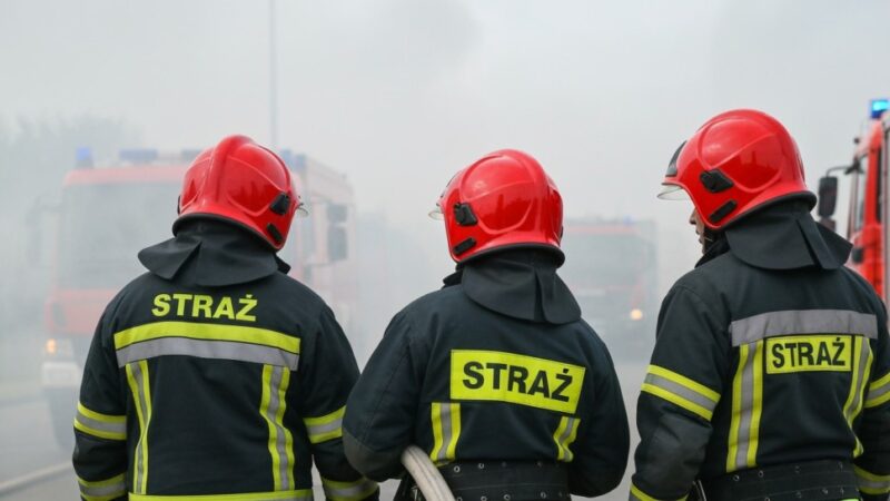 Gigantyczny pożar TIR-a na A4: ratownicy w akcji!