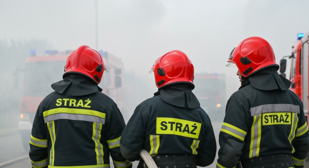 Gigantyczny pożar TIR-a na A4: ratownicy w akcji!