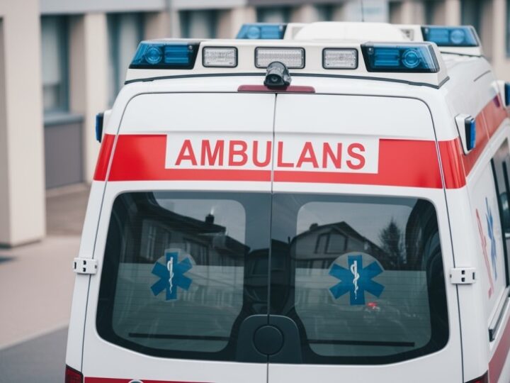 Bezpieczni na drodze: Seniorzy uczą się nosić odblaski!
