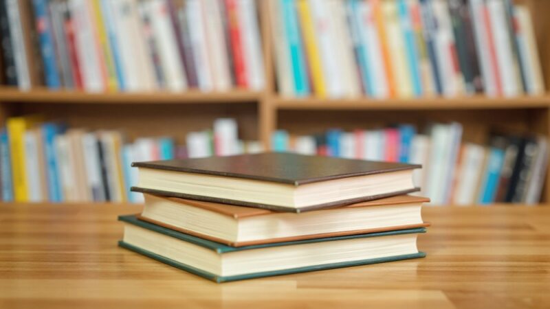 Literacka podróż z Leszkiem Pułką: odkryj sens codzienności