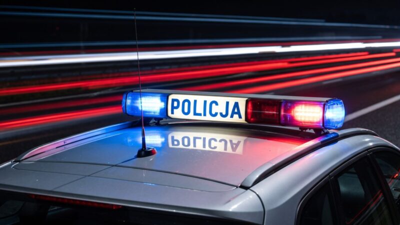 Ukradł busa kurierowi i próbował uciekać przed policjantami. 47-latek zatrzymany podczas dynamicznego pościgu